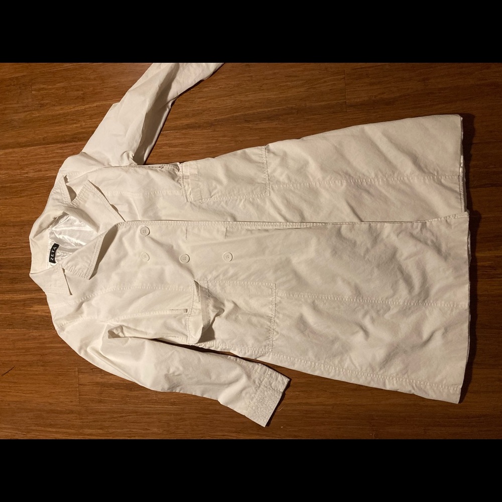 WHITE TENCH COAT LIGHT ACADEMIA